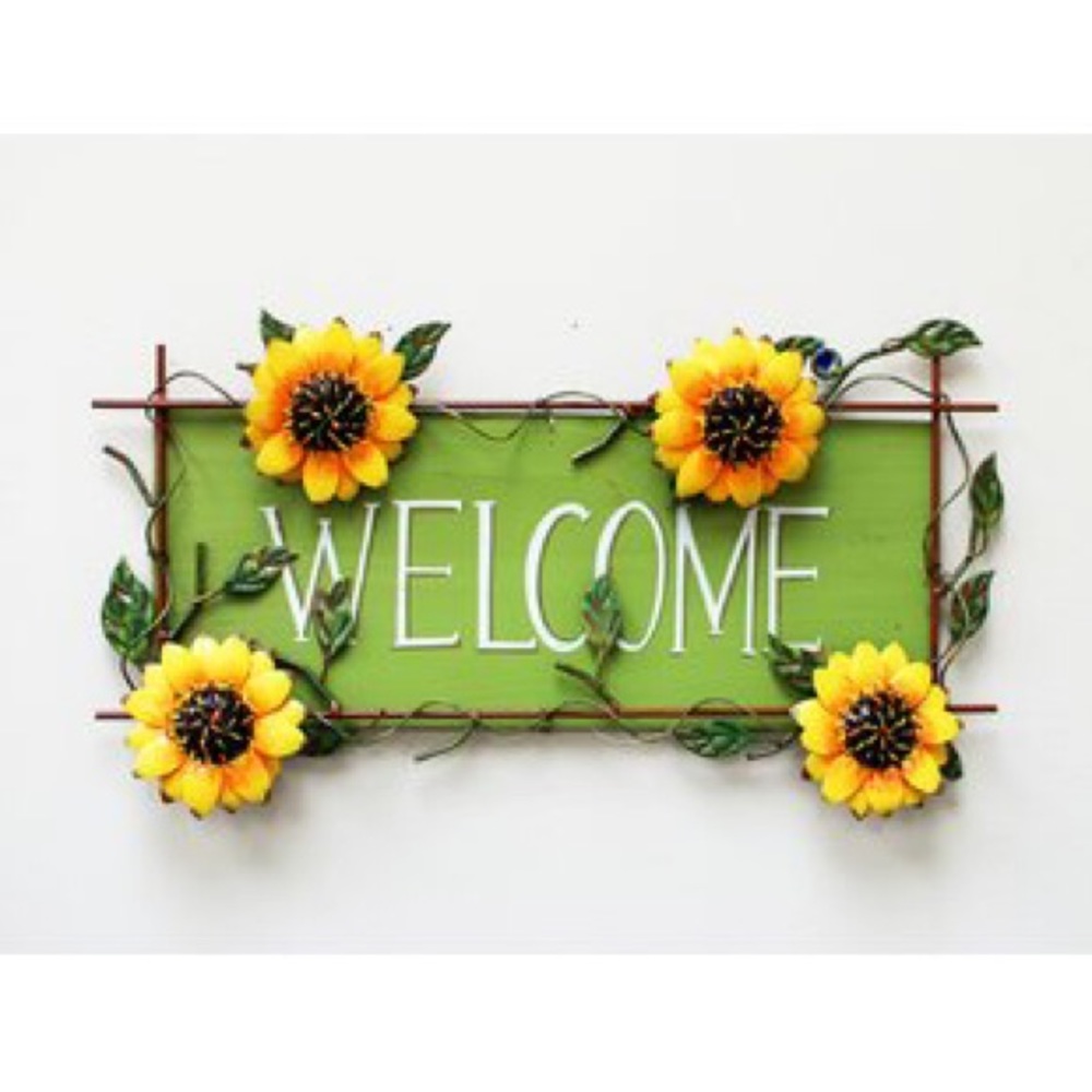 Happy Poshing! Reasonable offers appreciated 🌻 - Picture 4 of 4
